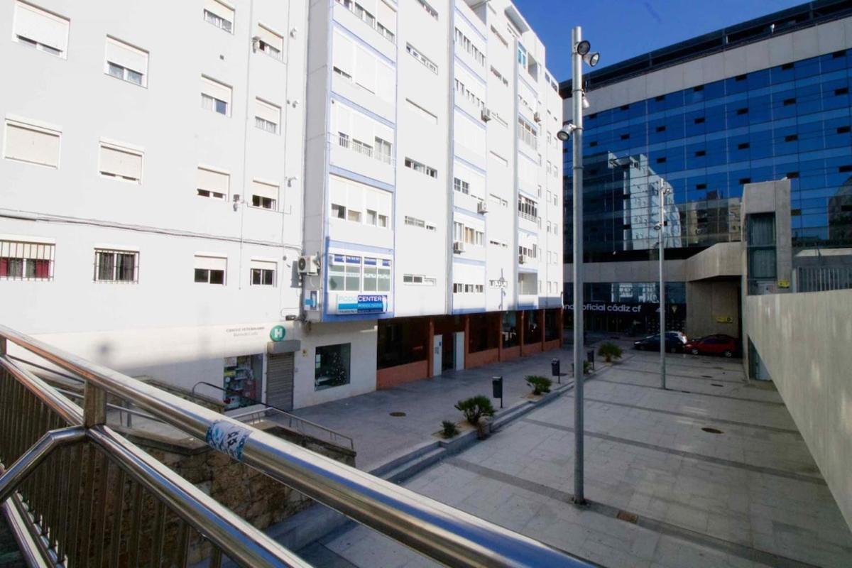 Lightbooking Estadio Cadiz Cádis Exterior foto